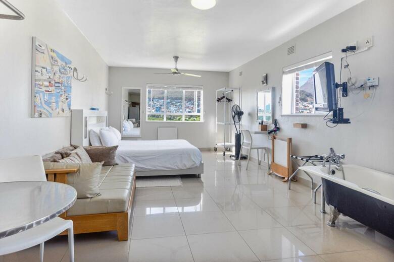 Hotel Mouille Point Village