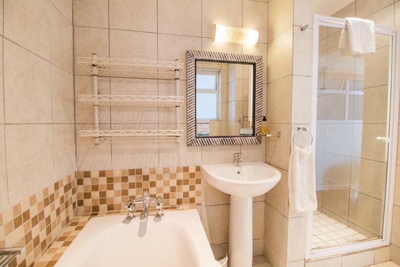 Hotel Mouille Point Village