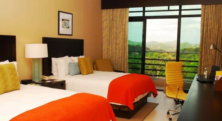 Radisson Summit Hotel & Golf