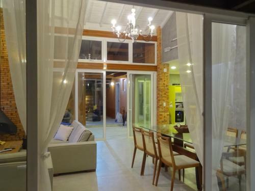 Bela Casa Em B�zios - Rj