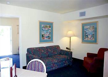 Hotel Lighthouse Resort Inn & Suites