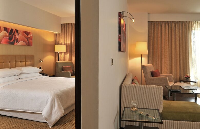Four Points By Sheraton Hotel And Serviced Apt