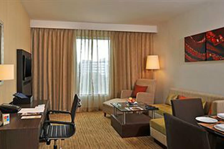 Four Points By Sheraton Hotel And Serviced Apt