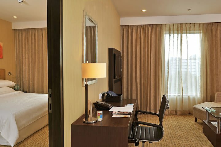 Four Points By Sheraton Hotel And Serviced Apt