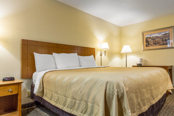 Hotel Quality Inn & Suites