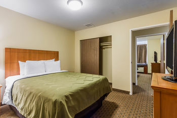 Hotel Quality Inn & Suites