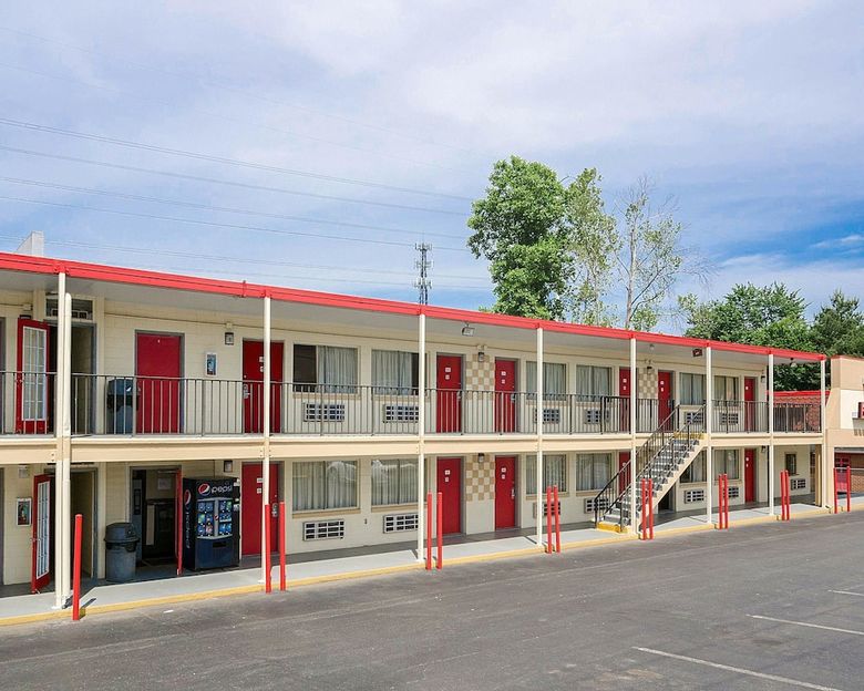 Hotel Econo Lodge North