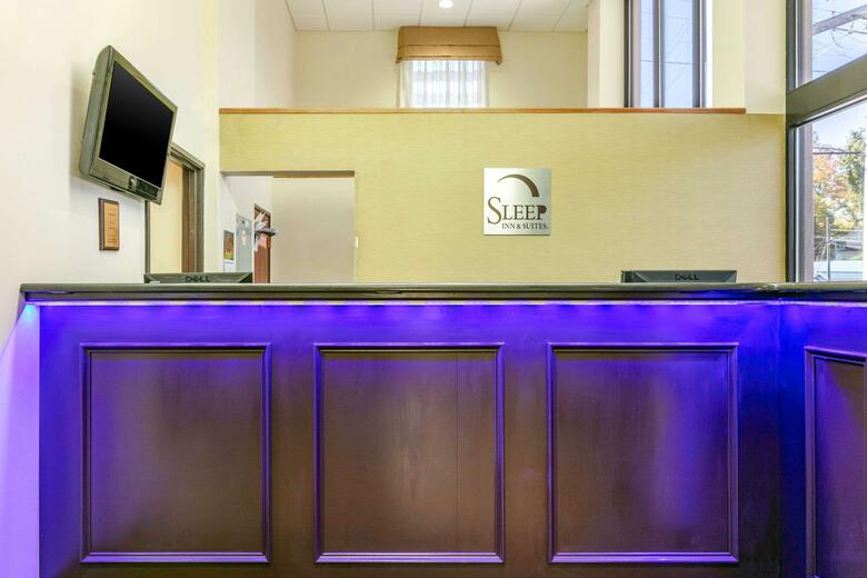 Hotel Sleep Inn & Suites