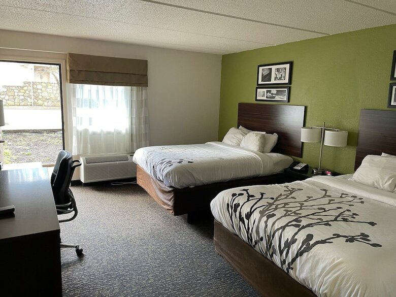 Hotel Sleep Inn & Suites