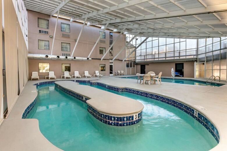 Hotel Sleep Inn & Suites