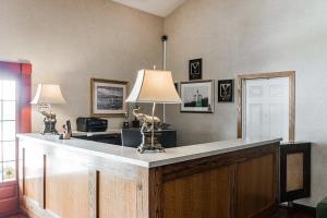 Hotel Econo Lodge & Suites