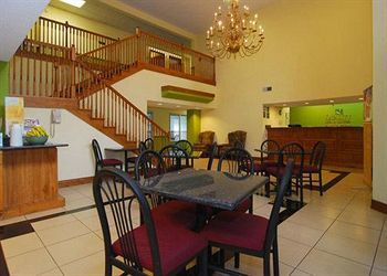 Hotel Quality Inn & Suites