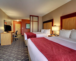 Hotel Comfort Suites Airport