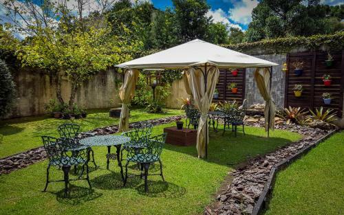 Hostal Pousada Cedro Do Libano
