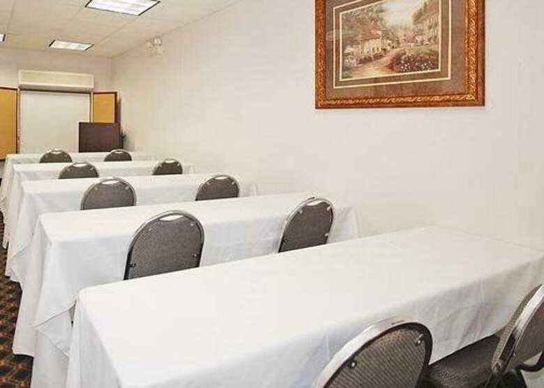 Hotel Comfort Suites