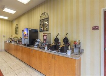 Hotel Comfort Inn & Suites