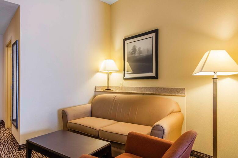 Hotel Comfort Suites