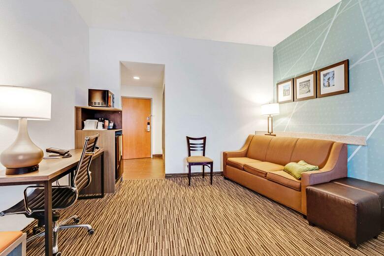 Hotel Comfort Suites