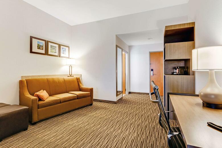 Hotel Comfort Suites