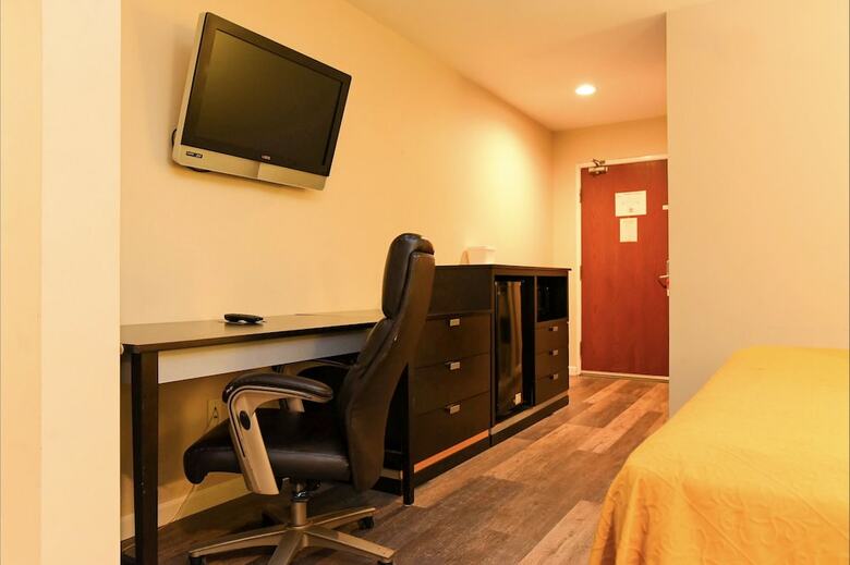 Hotel Econo Lodge Inn & Suites Downtown