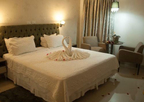 Ellus Hotel