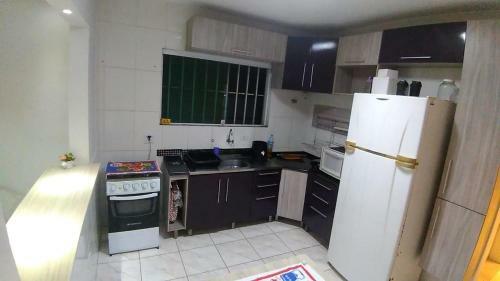 Casa 03 Dorms Pr�x A Praia Da Enseada Com Lazer