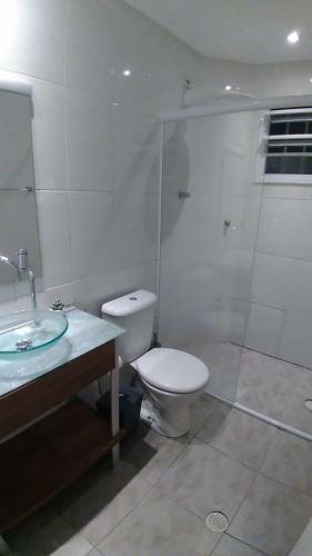 Casa 03 Dorms Pr�x A Praia Da Enseada Com Lazer