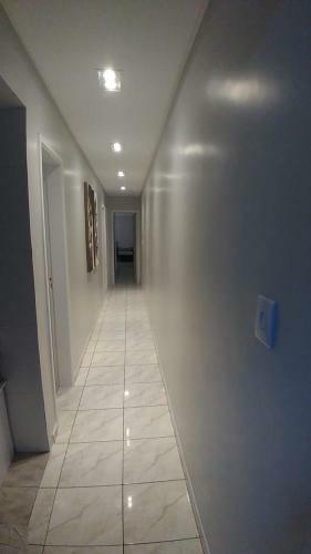 Casa 03 Dorms Pr�x A Praia Da Enseada Com Lazer