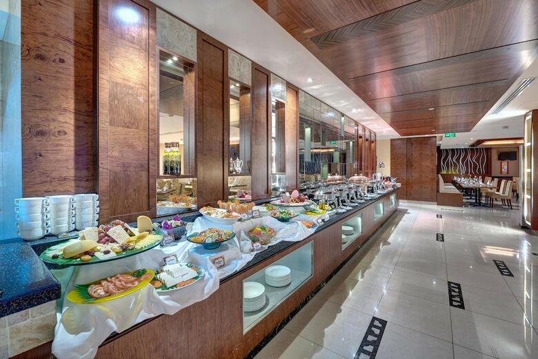 Emirates Grand Hotel
