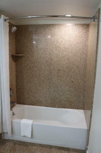 Hotel Vallejo Inn & Suites