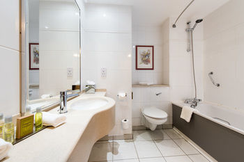 Hilton Edinburgh Airport Hotel