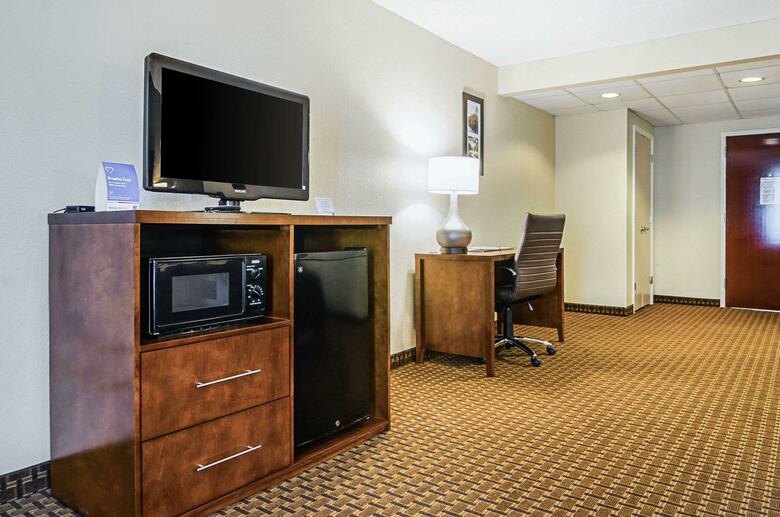 Hotel Comfort Inn & Suites