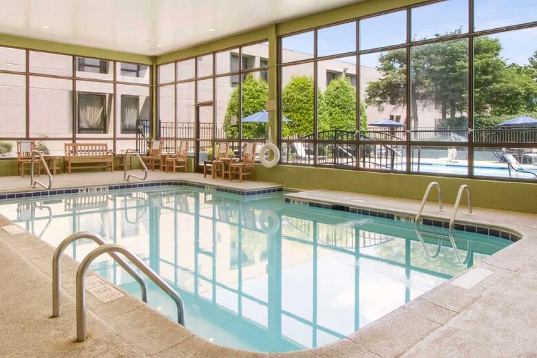 Hotel Clarion Inn Airport