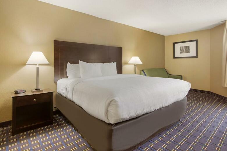 Hotel Clarion Inn Airport