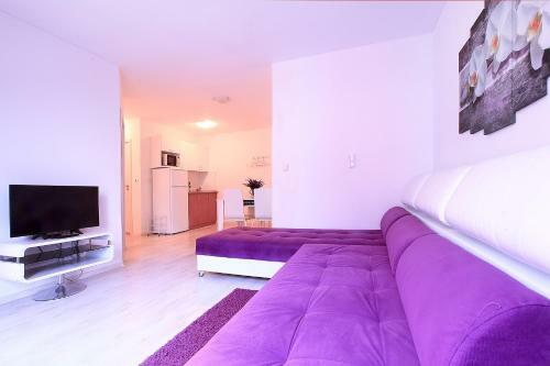 Apartamento Minismart Complex Rainbow Garden And Jacuzzi