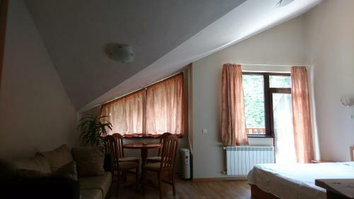Tes Flora Apartments