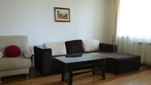 Tes Flora Apartments