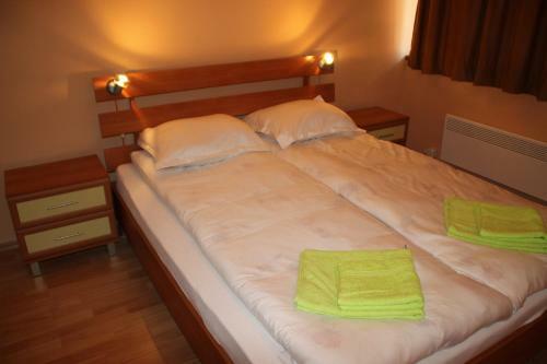 Pm Services Sequoia Apartment
