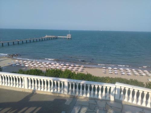 Apartamentos Flora Beach 1