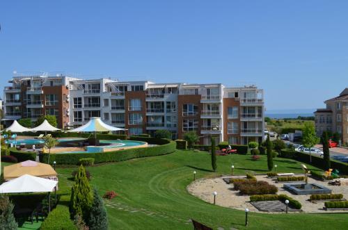 Sunny Island Apartment B33