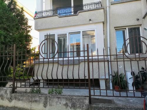 Single Apartment Elit