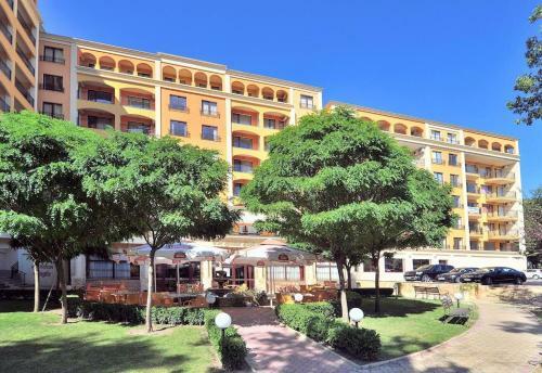 Kris Apartments At Paradise Green Park
