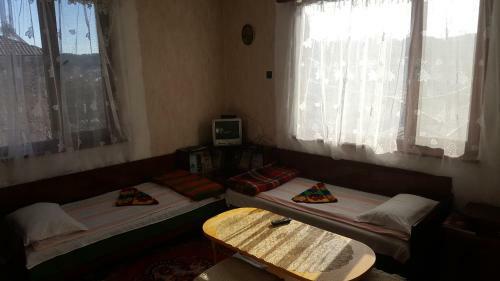 Hostal Guest House Indzhovi