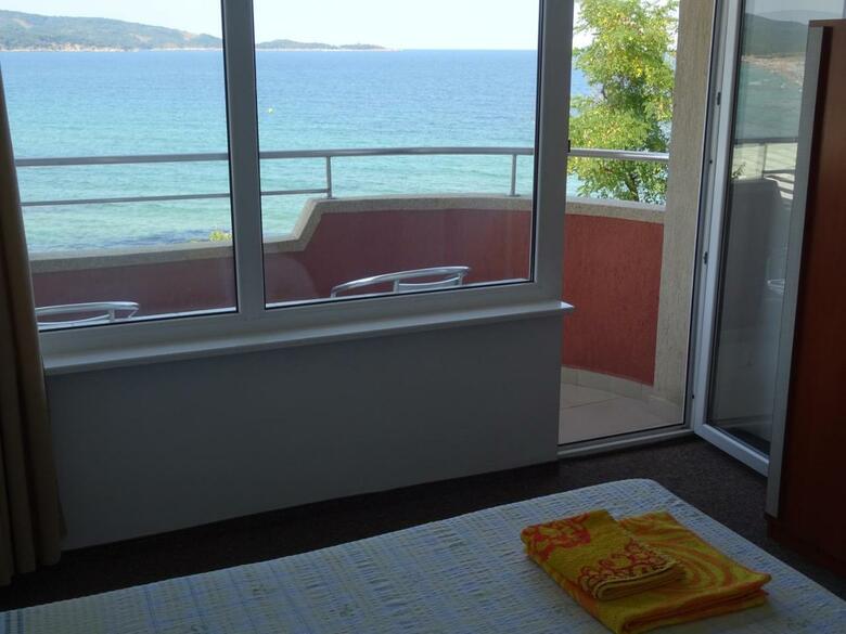 Hostal Dobrevi Guest House