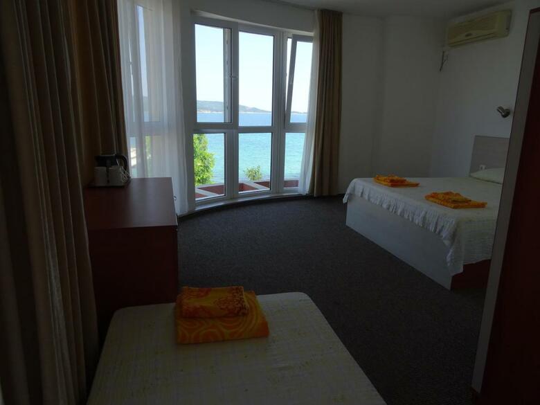 Hostal Dobrevi Guest House