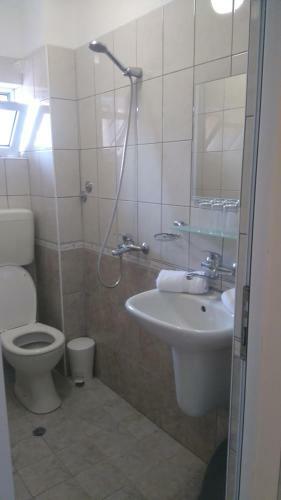 Hostal Guest House Adriya
