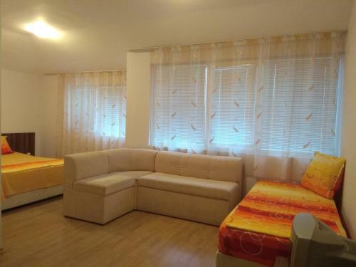 Private Apartments In Sunny House Nesebar
