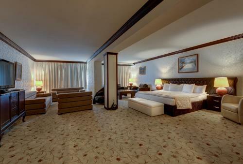 Shiroka Laka Hotel