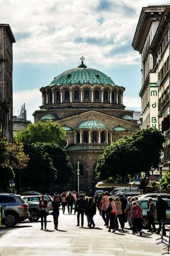 Largo Apart Sofia Top Center
