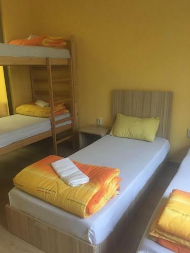 Hostel 123